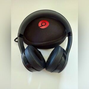 Beats‎ by Dr. Dre Solo On Ear Headphones Siren Red Black